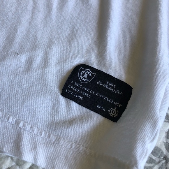 Crooks & Castles Raglan Tee Ladies Medium - Picture 3 of 5